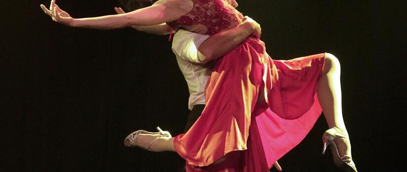 Espetáculo que conta a história do tango estreia no Brasil