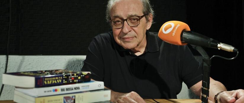 Ruy Castro vence prêmio principal do Jabuti com textos sobre Tom Jobim - Diário de Notícias