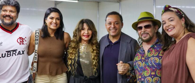 Elba Ramalho e Geraldo Azevedo emocionam o público na Praia de São Francisco