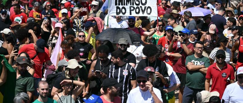Governistas fazem ato contra anistia e PEC da Blindagem com críticas a Bolsonaro e Tarcísio