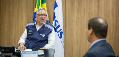 Atraso de governo Tarcísio leva Ministério da Saúde a segurar balanço de intoxicações por metanol