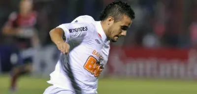 Ex-Santos que quase perdeu perna após grave lesão se aposenta aos 37 anos