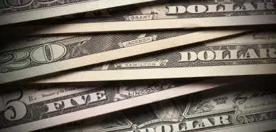 Dólar cai e Bolsa renova recorde após encontro entre Lula e Trump