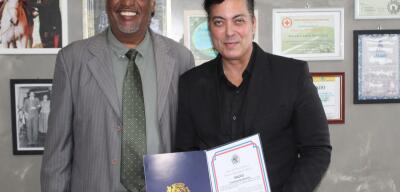 Jornalista Fabiano Medina recebe Moção Honrosa da Câmara dos Vereadores de Maricá