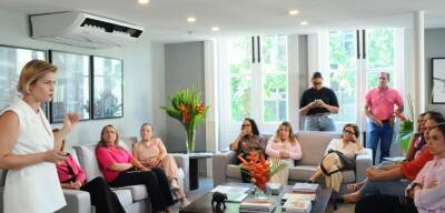 Outubro Rosa: Mirela Ávila dá palestra na Folha de Pernambuco sobre câncer de mama