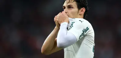 Titular surpreso e reserva irritado mantêm Palmeiras na luta pelo tetra