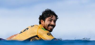 Paranaense Yago Dora conquista título inédito na Liga Mundial de Surfe