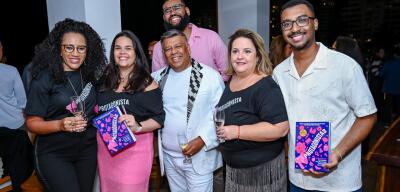 Livro best seller traz trajetória de jovem nascida na Baixada Fluminense